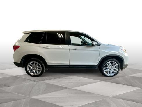 Used 2025 Honda Passport EX-L image 9