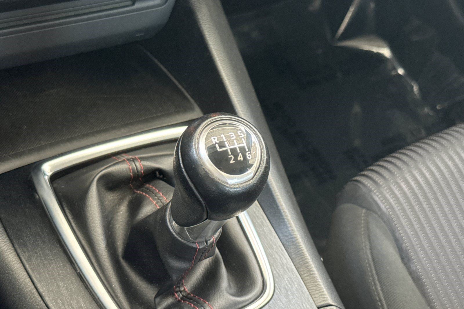 Used 2014 MAZDA MAZDA3 i Touring w/ Technology Package FWD image 26
