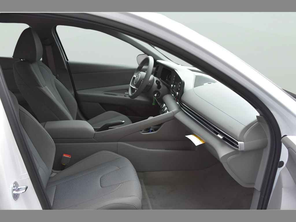 New 2026 Hyundai Elantra SE FWD image 14