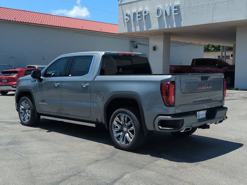 New 2026 GMC Sierra 1500 Denali w/ Denali Reserve Package AWD/4WD image 4