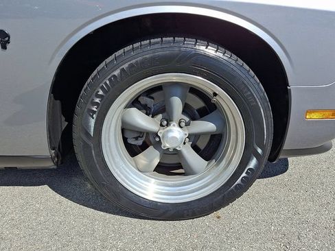 Used 2014 Dodge Challenger SXT RWD image 8