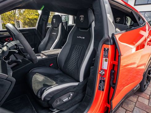Used 2024 Lamborghini Urus Performante image 25