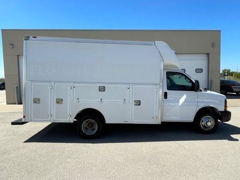 Used 2016 Chevrolet Express 3500 RWD image 6