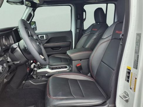 Used 2025 Jeep Wrangler Unlimited Rubicon AWD/4WD image 19