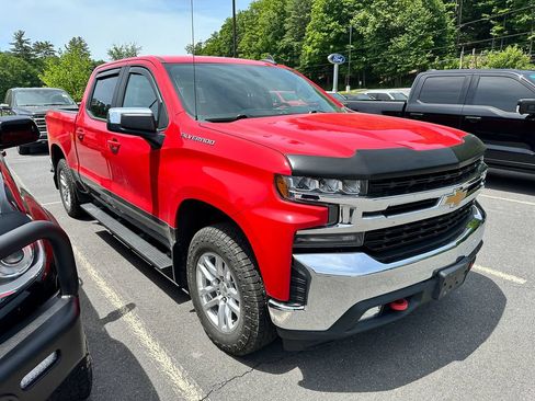 Used 2022 Chevrolet Silverado 1500 LT AWD/4WD image 2