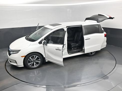 Used 2021 Honda Odyssey Touring image 20