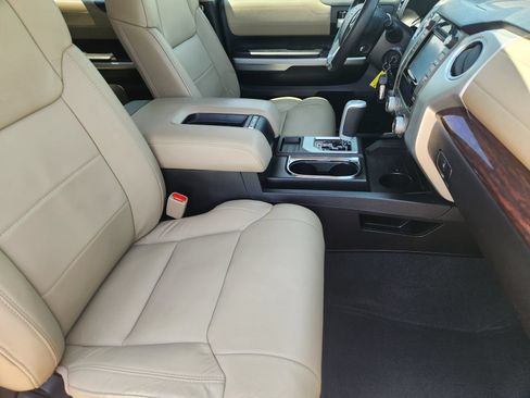 Used 2016 Toyota Tundra Limited w/ Limited Premium Package AWD/4WD image 18