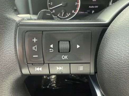 Used 2024 Nissan Rogue SV image 15