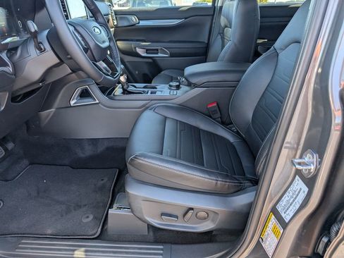 New 2025 Ford Ranger Lariat w/ FX4 Off-Road Package image 8