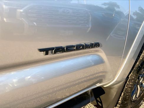 Used 2023 Toyota Tacoma SR5 w/ Technology Package AWD/4WD image 26