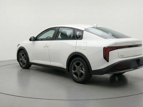 Used 2025 Kia K4 LXS image 6