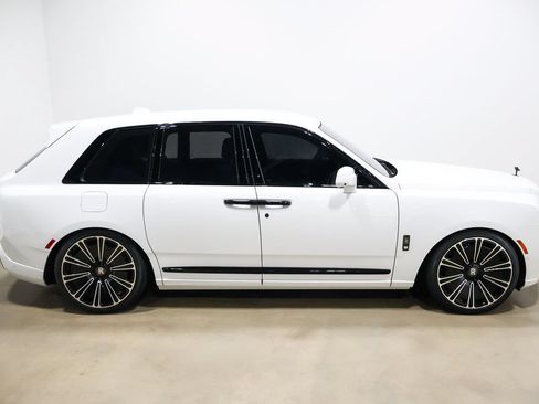 Used 2025 Rolls-Royce Cullinan Black Badge AWD/4WD image 94