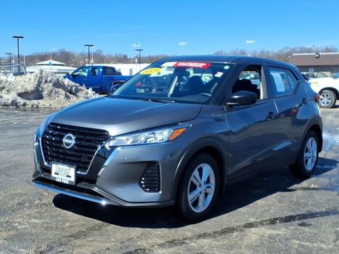 Used 2025 Nissan Kicks Play S FWD image 8