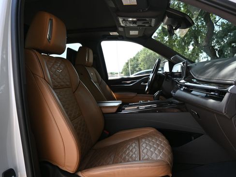 Used 2021 Cadillac Escalade ESV Sport w/ Driver Assist Tech Package AWD/4WD image 26
