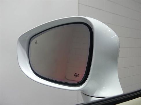 Used 2022 Chrysler Pacifica Limited FWD image 13