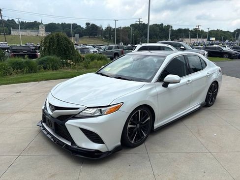Used 2020 Toyota Camry XSE AWD/4WD image 3