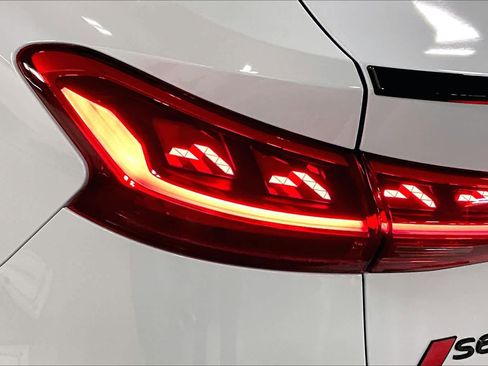 Used 2025 Audi S6 e-tron Prestige w/ 21" Black Optic Package image 29