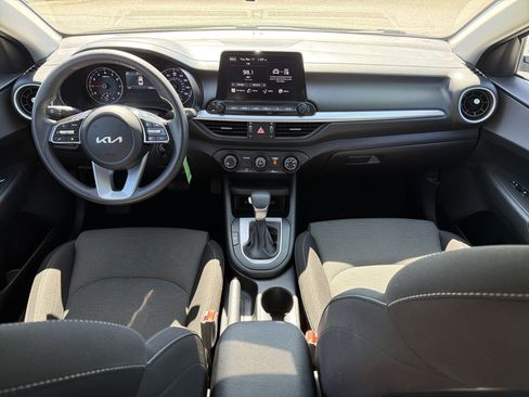 Used 2023 Kia Forte LXS image 4