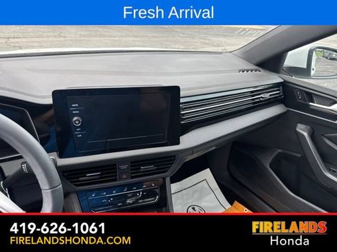 Used 2026 Volkswagen Jetta Sport FWD image 17