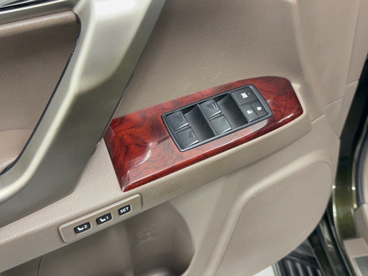 Used 2011 Lexus GX 460 w/ Comfort Plus Pkg AWD/4WD image 15