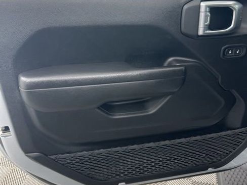 Used 2023 Jeep Wrangler Sport S image 14