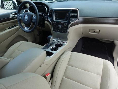 Used 2016 Jeep Grand Cherokee Laredo image 20