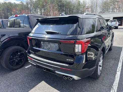 Used 2025 Ford Explorer Platinum w/ Ultimate Package image 18