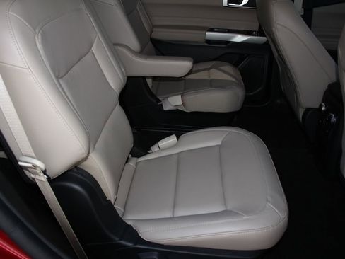 Certified 2024 Ford Explorer XLT w/ Equipment Group 202A RWD image 25