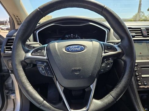 Used 2019 Ford Fusion Energi Titanium FWD image 19