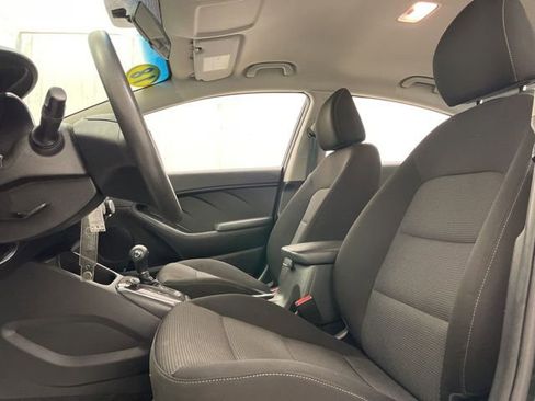 Used 2018 Kia Forte LX image 9