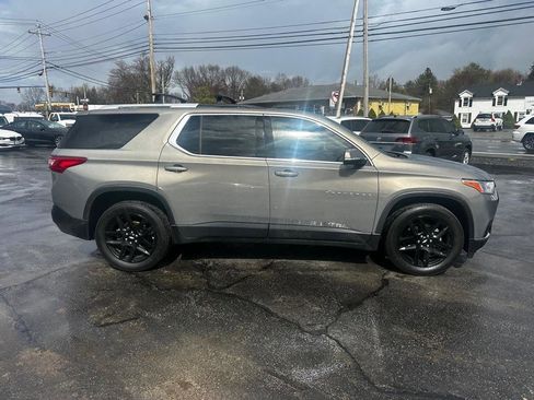 Used 2018 Chevrolet Traverse LT w/ LPO, Black Accent Package AWD/4WD image 7