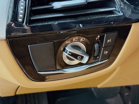 Used 2023 BMW 530e xDrive w/ Executive Package image 15