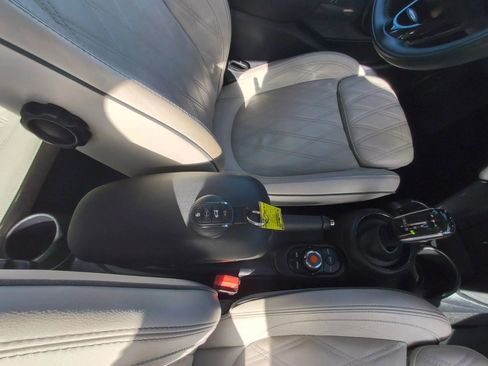 Used 2020 MINI Cooper 4-Door Hardtop w/ Signature Upholstery Package image 33