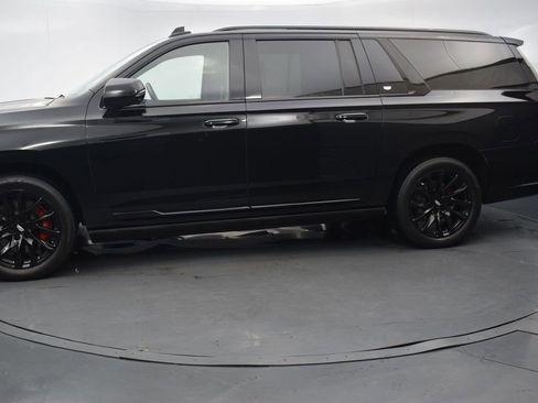 Used 2023 Cadillac Escalade ESV Sport w/ LPO, ONYX Package AWD/4WD image 2