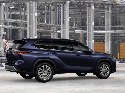 New 2026 Toyota Highlander Platinum image 11
