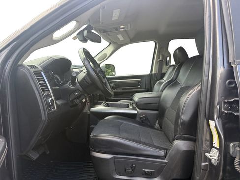 Used 2018 RAM 2500 Big Horn w/ Sport Appearance Group AWD/4WD image 9