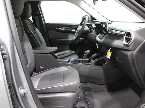 New 2026 Chevrolet TrailBlazer LT w/ Driver Confidence Package image 32