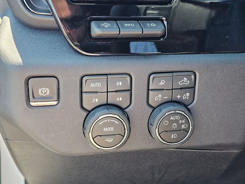 New 2026 Chevrolet Silverado 2500 ZR2 AWD/4WD image 25