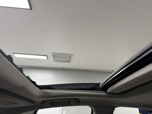 Used 2018 Honda Civic EX-L image 24
