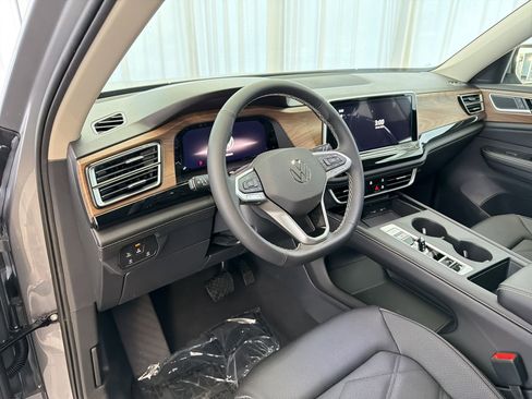 New 2026 Volkswagen Atlas SE FWD image 4