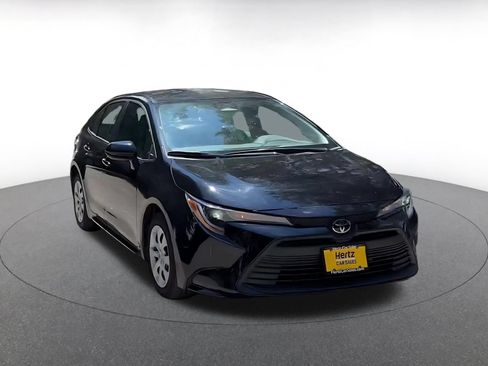 Used 2025 Toyota Corolla LE FWD image 3