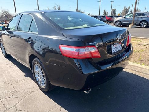 Used 2009 Toyota Camry LE FWD image 3