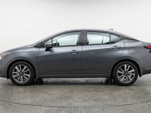 Used 2025 Nissan Versa SV image 5