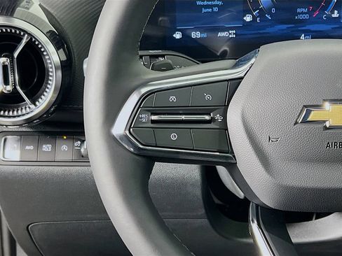 New 2026 Chevrolet Equinox LT w/ Convenience Package II AWD/4WD image 10