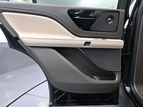 Used 2022 Lincoln Aviator Reserve w/ Elements Package Plus image 39