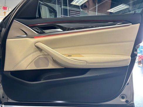 Used 2019 BMW 530i w/ Convenience Package RWD image 41