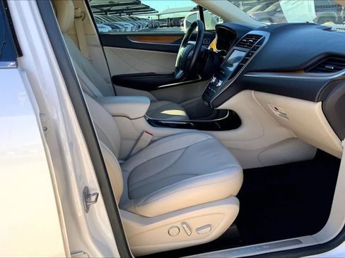 Used 2018 Lincoln MKC Select w/ Select Plus Package image 9