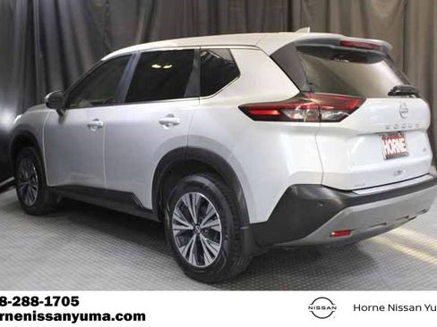 Used 2022 Nissan Rogue SV image 15