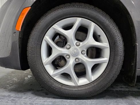 Used 2019 Chrysler Pacifica Touring-L Plus w/ Advanced Safetytec Group FWD image 5