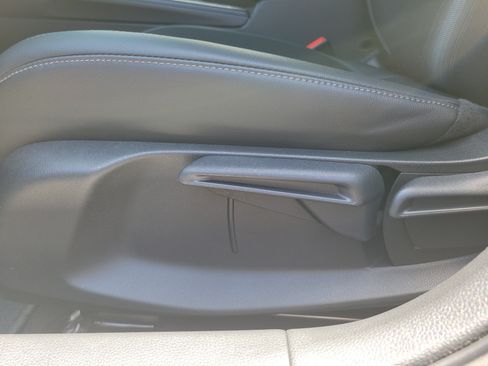 Certified 2025 Honda Civic Sport image 30